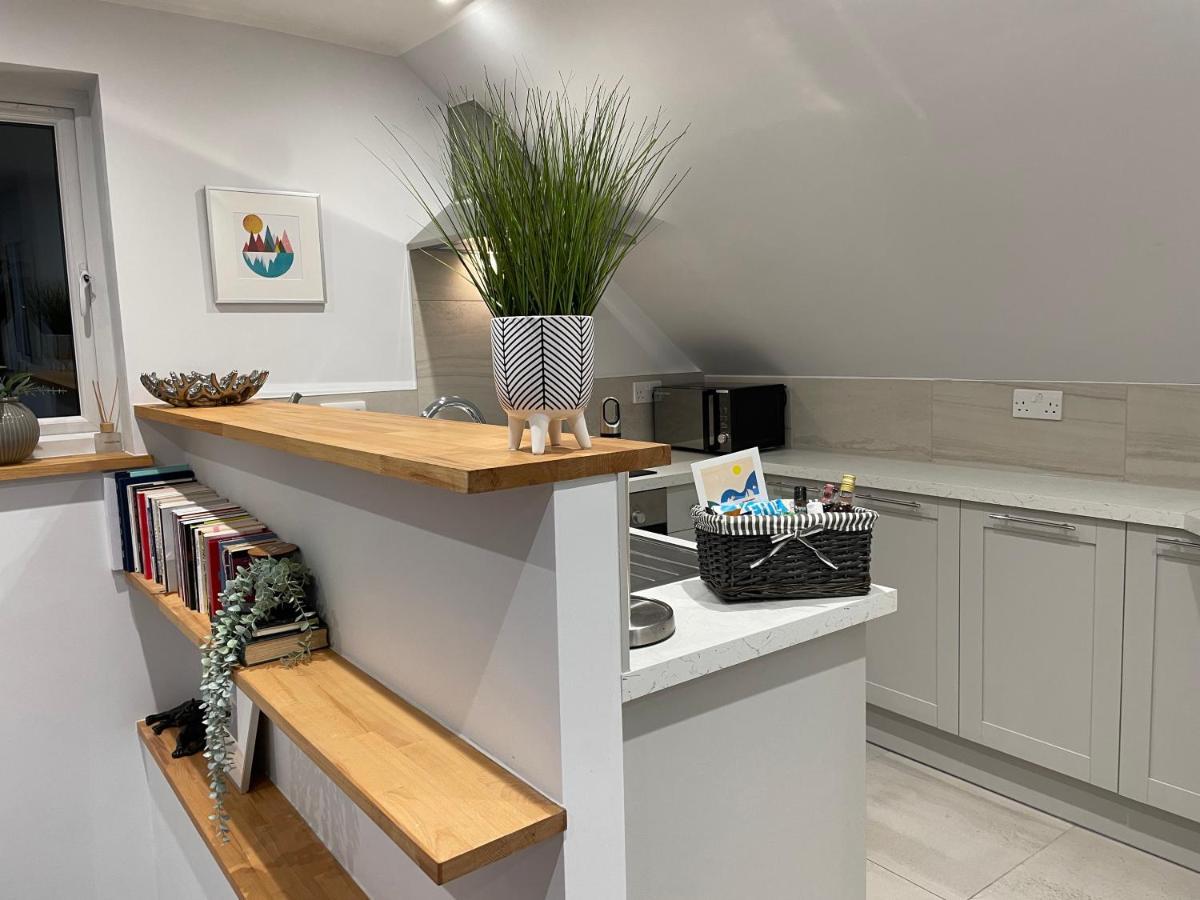 Unique Luxury Detached Apartment In Windsor That Sleeps 4 Екстер'єр фото