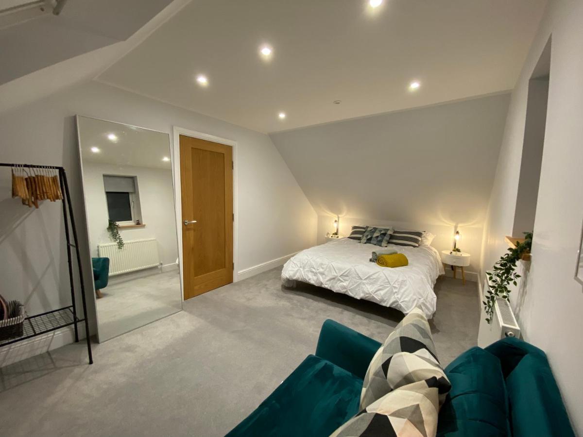 Unique Luxury Detached Apartment In Windsor That Sleeps 4 Екстер'єр фото