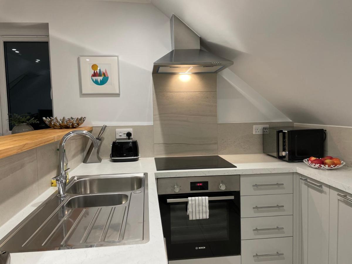 Unique Luxury Detached Apartment In Windsor That Sleeps 4 Екстер'єр фото
