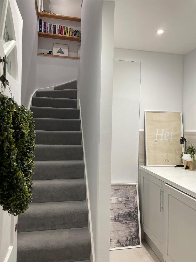 Unique Luxury Detached Apartment In Windsor That Sleeps 4 Екстер'єр фото