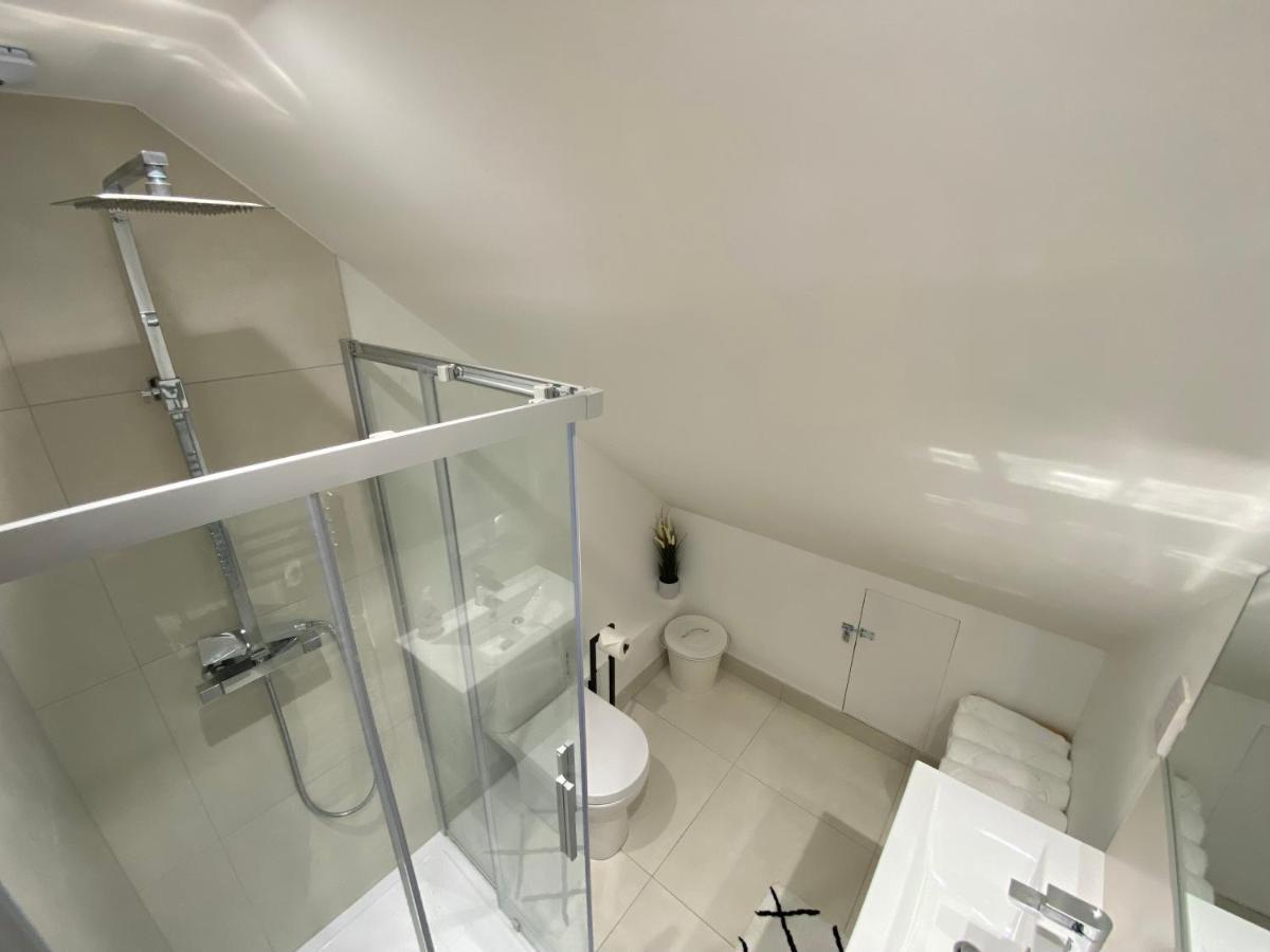 Unique Luxury Detached Apartment In Windsor That Sleeps 4 Екстер'єр фото