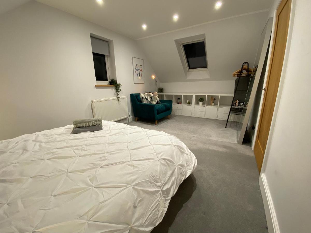 Unique Luxury Detached Apartment In Windsor That Sleeps 4 Екстер'єр фото