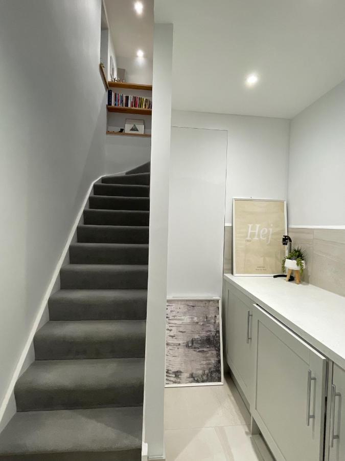 Unique Luxury Detached Apartment In Windsor That Sleeps 4 Екстер'єр фото