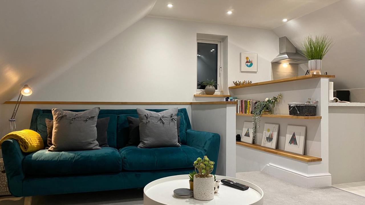 Unique Luxury Detached Apartment In Windsor That Sleeps 4 Екстер'єр фото