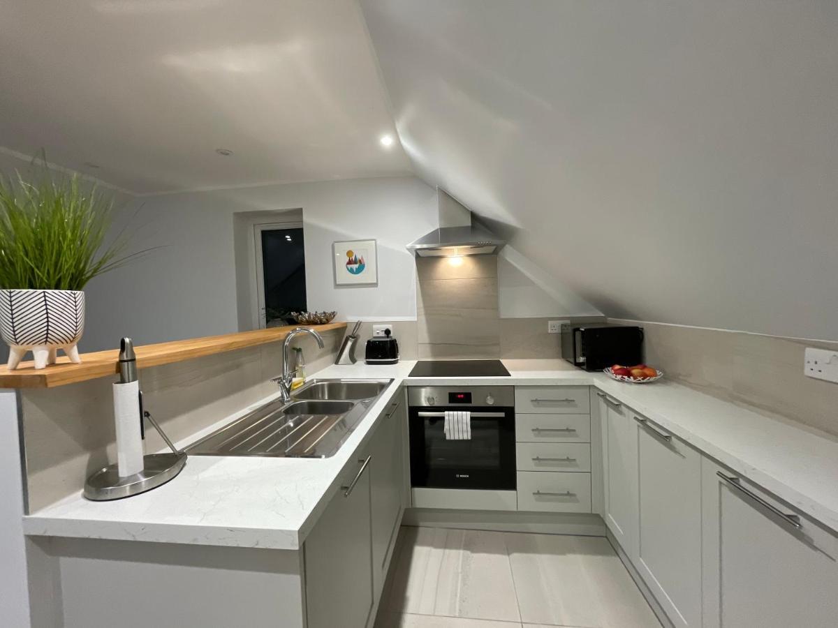 Unique Luxury Detached Apartment In Windsor That Sleeps 4 Екстер'єр фото